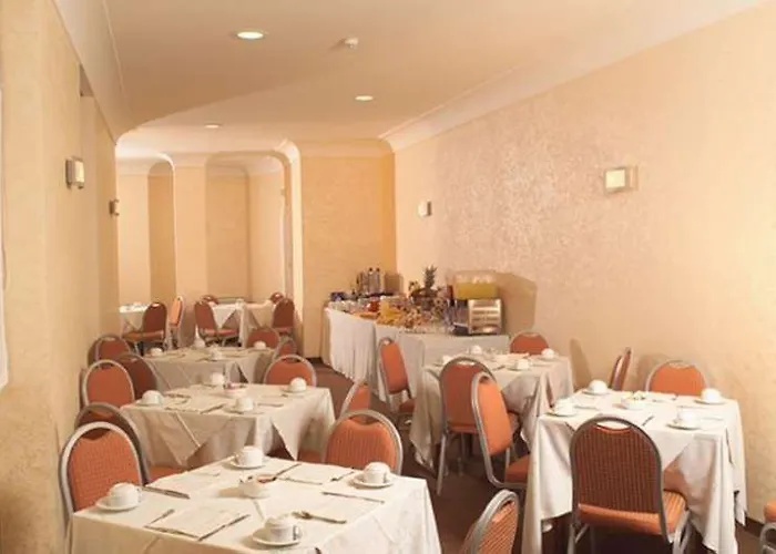 Saint Paul Hotel 4*
